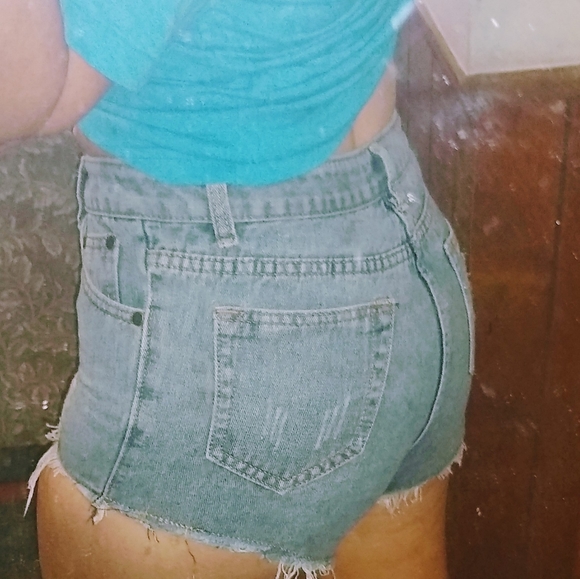 High waisted jean shorts - Picture 2 of 2